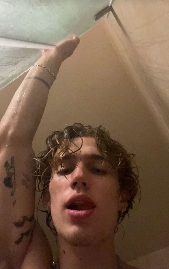 Vinnie Hacker Wiki, Bio, Age, Net Worth, Girlfriends, Family, Height